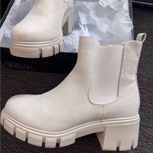 MIA Women's Cream Chunky Chelsea Boots